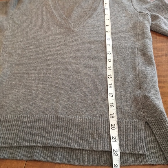 J CREW GRAY KNIT with LEATHER ELBOW PATCHES - Picture 6 of 8